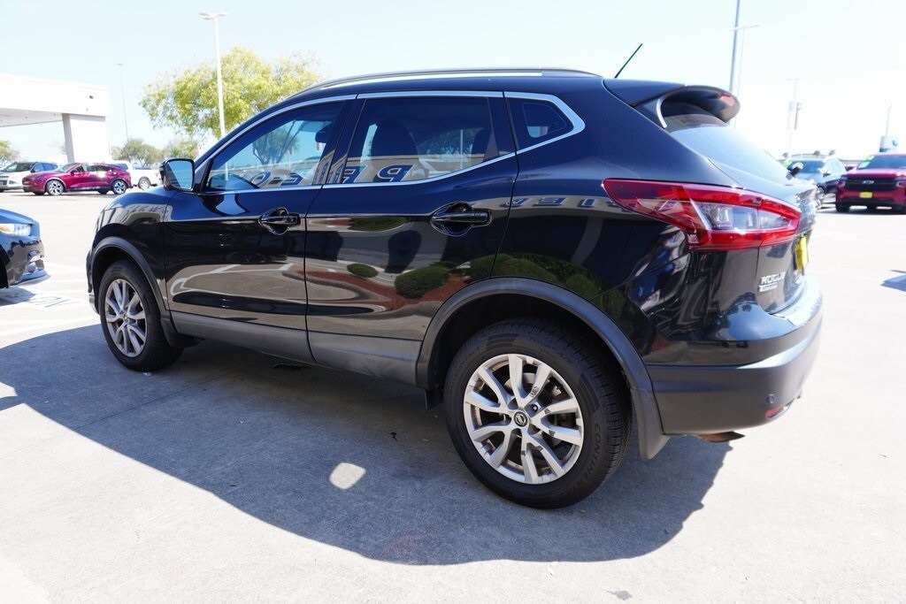 2020 Nissan Rogue Sport SV photo 3