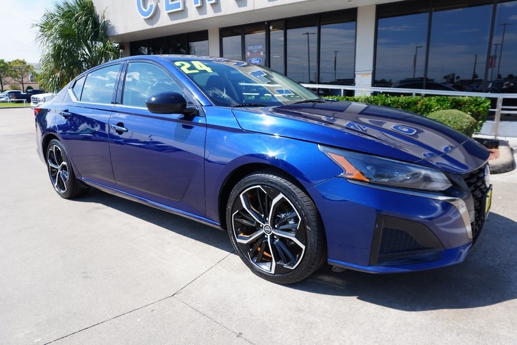 Used 2024 Nissan Altima 2.5 SR Sedan