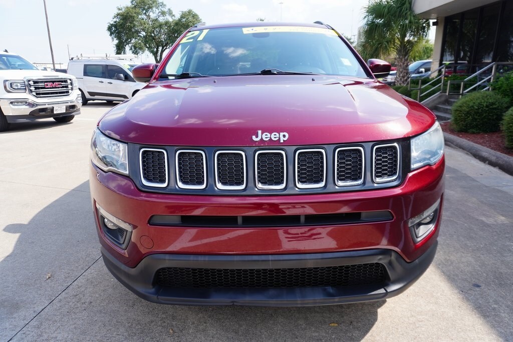 2021 Jeep Compass Latitude photo 2