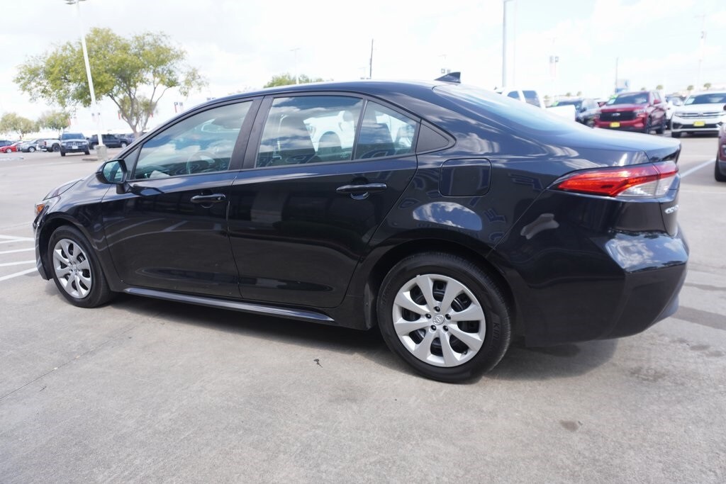 2023 Toyota Corolla LE photo 4