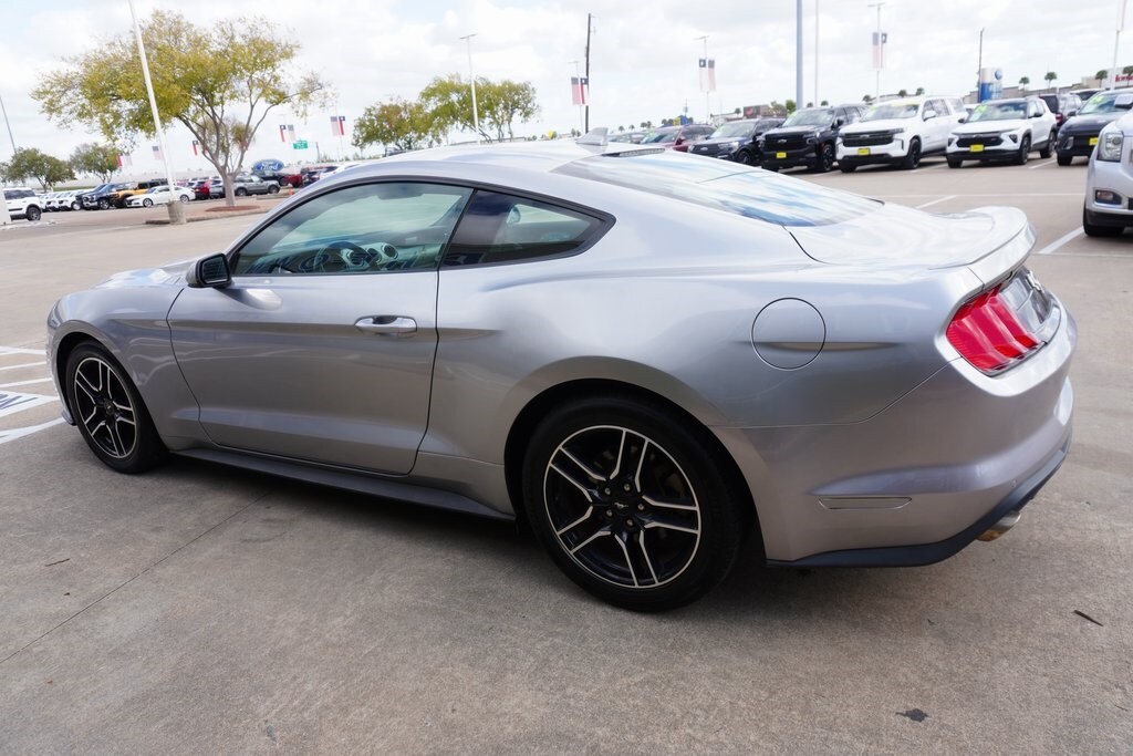 2021 Ford Mustang EcoBoost Premium photo 4