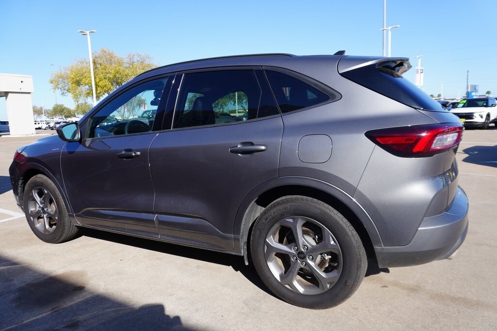 2024 Ford Escape ST-Line photo 4