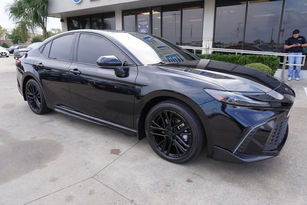 Used 2025 Toyota Camry SE Sedan