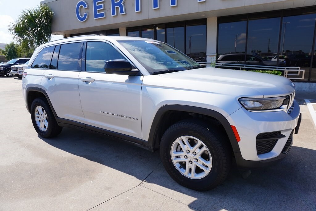 Used 2023 Jeep Grand Cherokee Laredo SUV