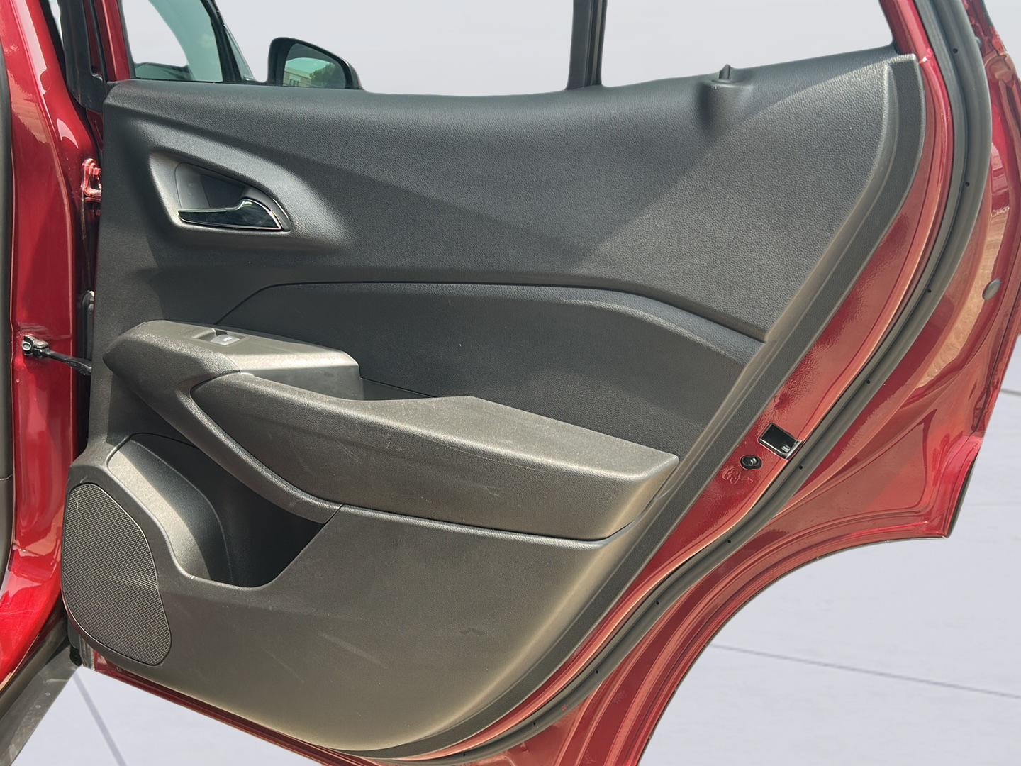 2025 Chevrolet Trax LT - Photo 22