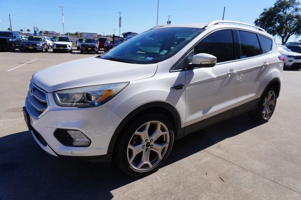 2019 Ford Escape Titanium photo 3