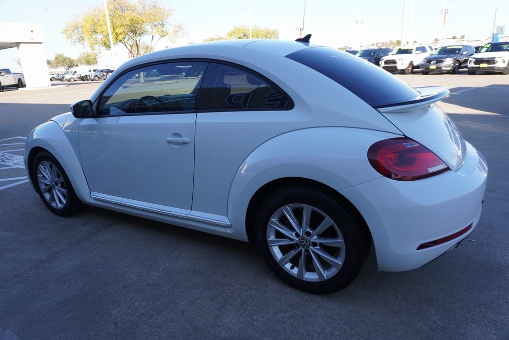 Used 2017 Volkswagen Beetle 1.8T SE Hatchback