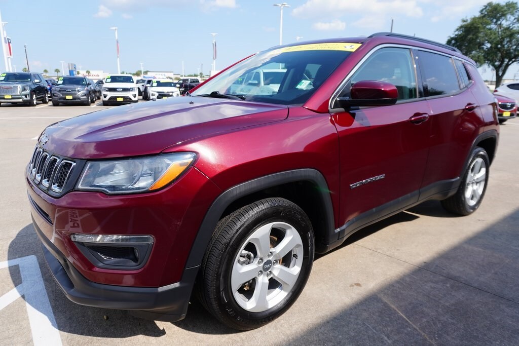 2021 Jeep Compass Latitude photo 3