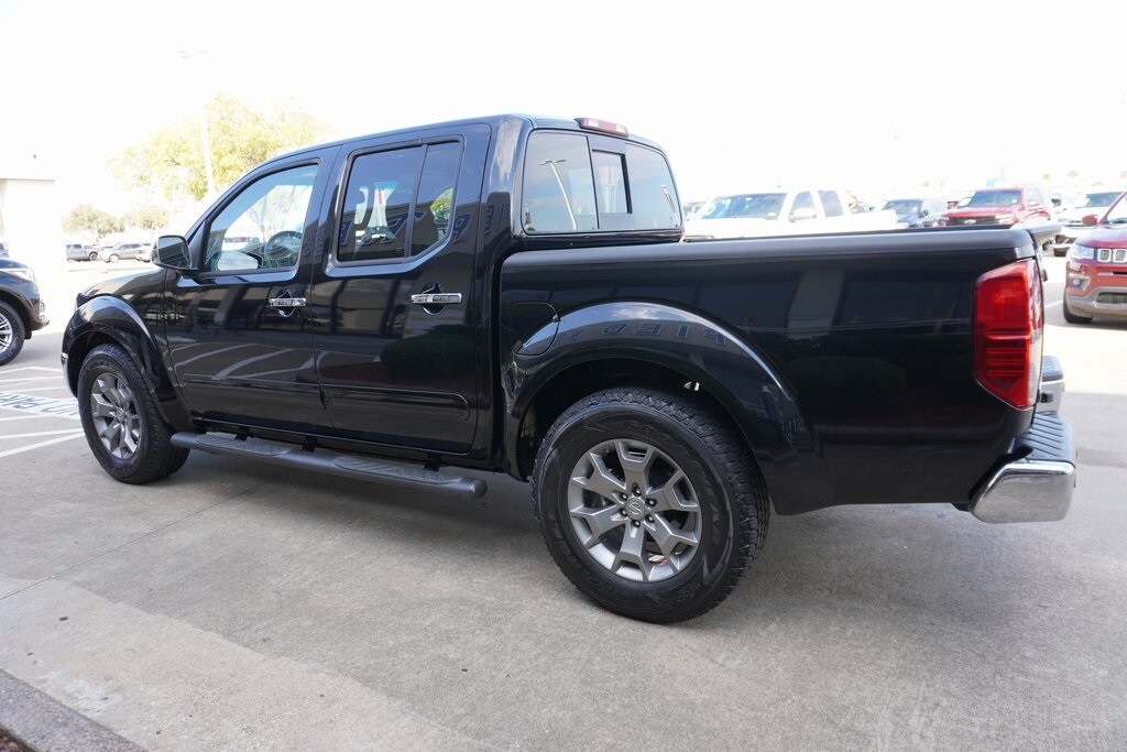 2019 Nissan Frontier SL photo 4