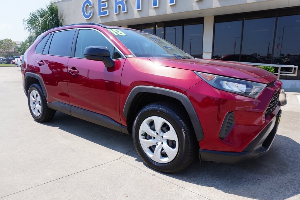 Used 2019 Toyota RAV4 LE SUV