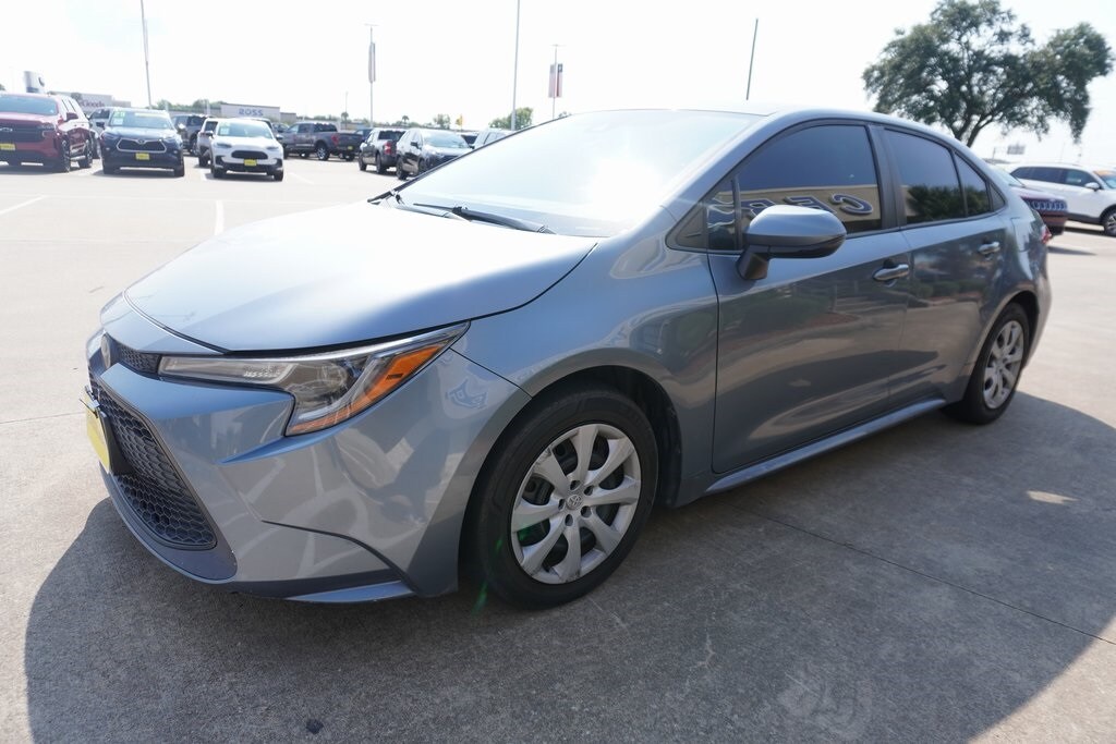 2020 Toyota Corolla LE photo 3