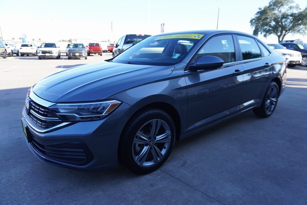 Used 2024 Volkswagen Jetta 1.5T SE Sedan