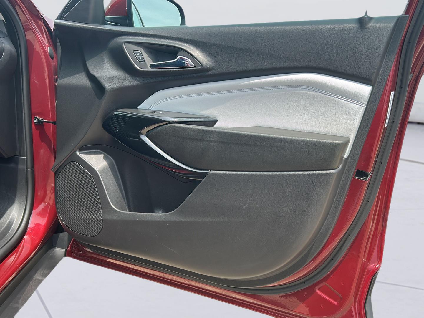 2025 Chevrolet Trax LT - Photo 24