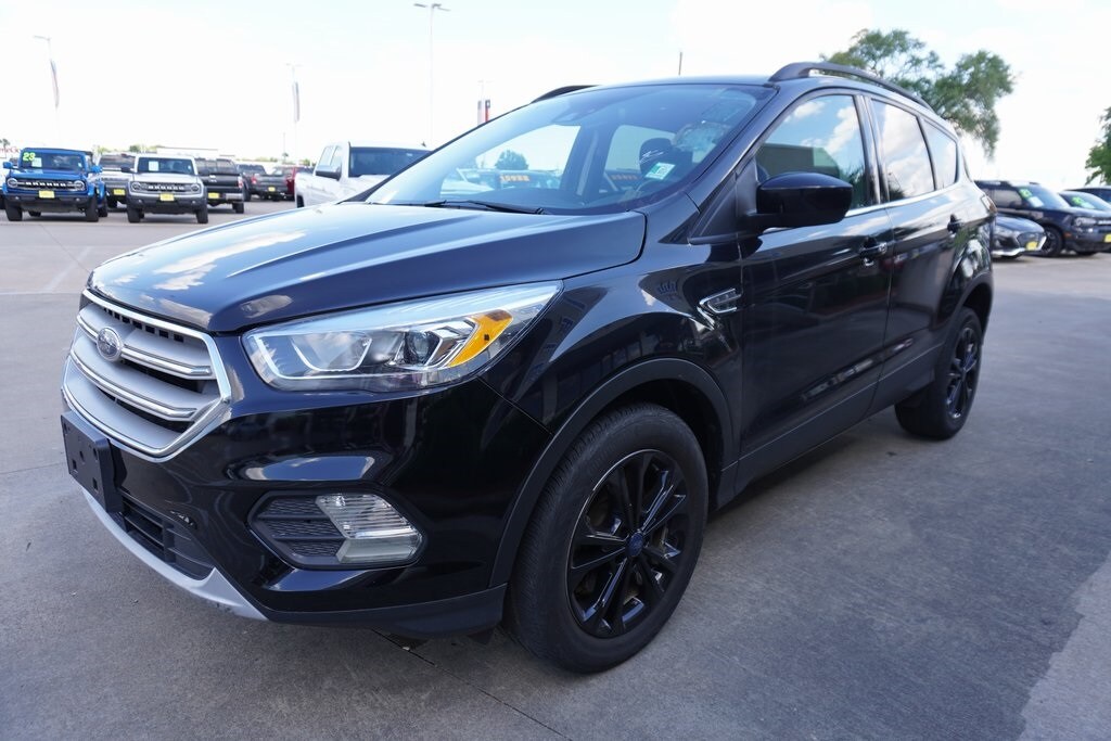 2019 Ford Escape SEL photo 3