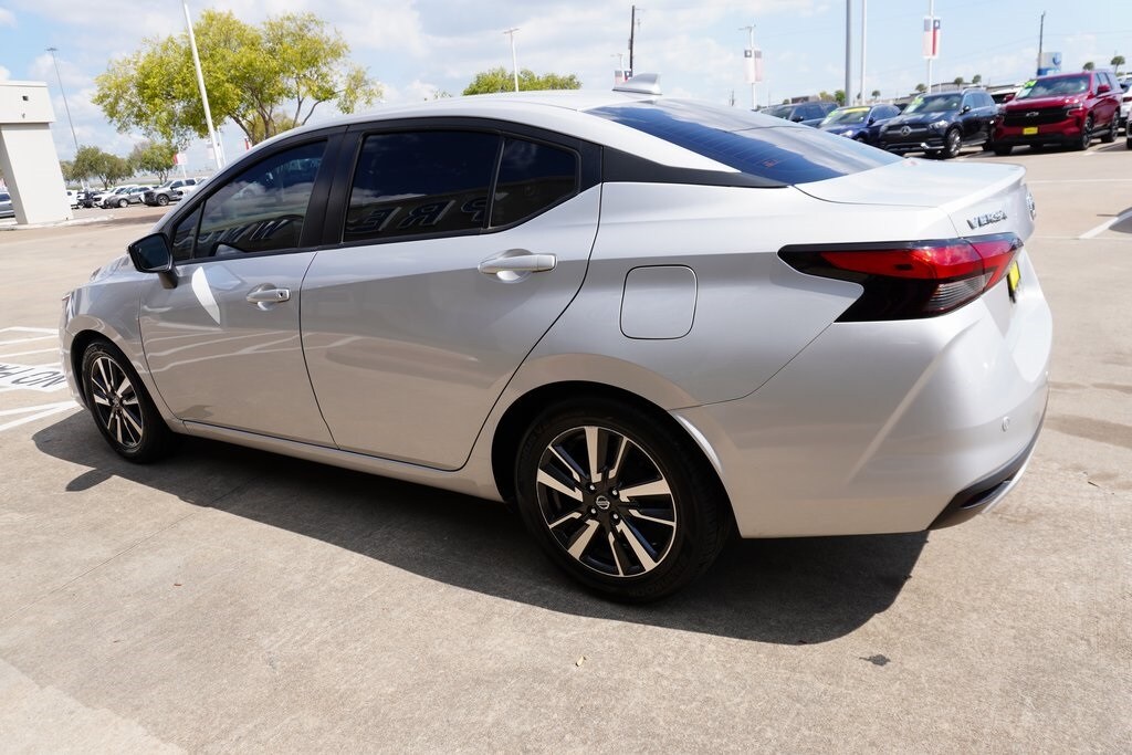 2021 Nissan Versa 1.6 SV photo 4