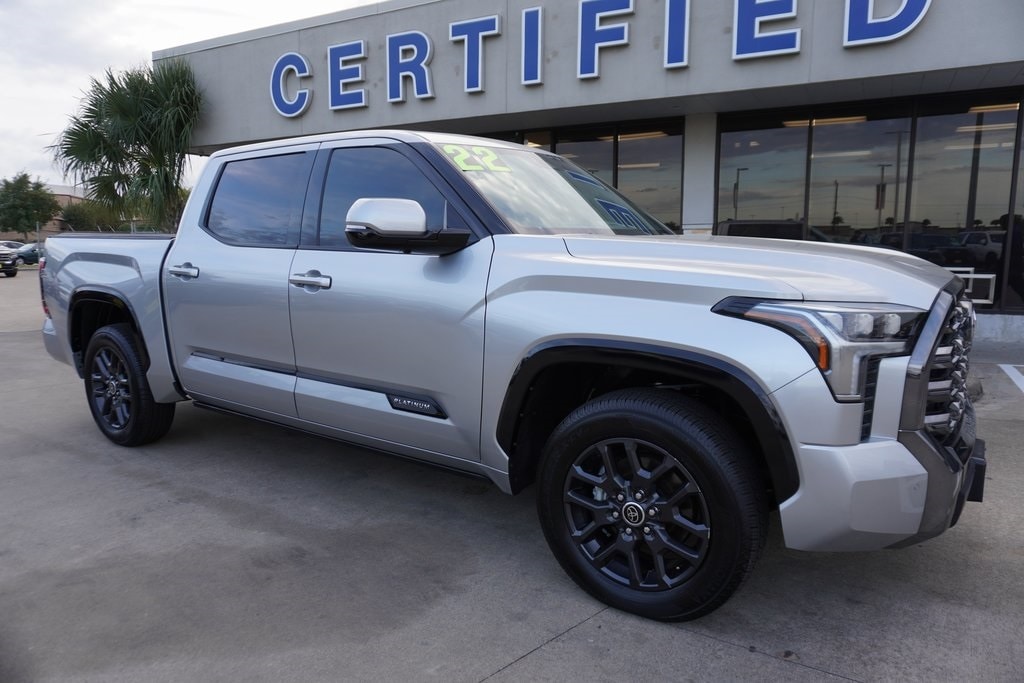 2022 Toyota Tundra Platinum's photo