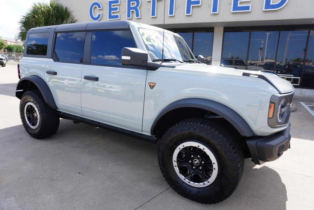 2023 Ford Bronco Badlands 4x4's photo