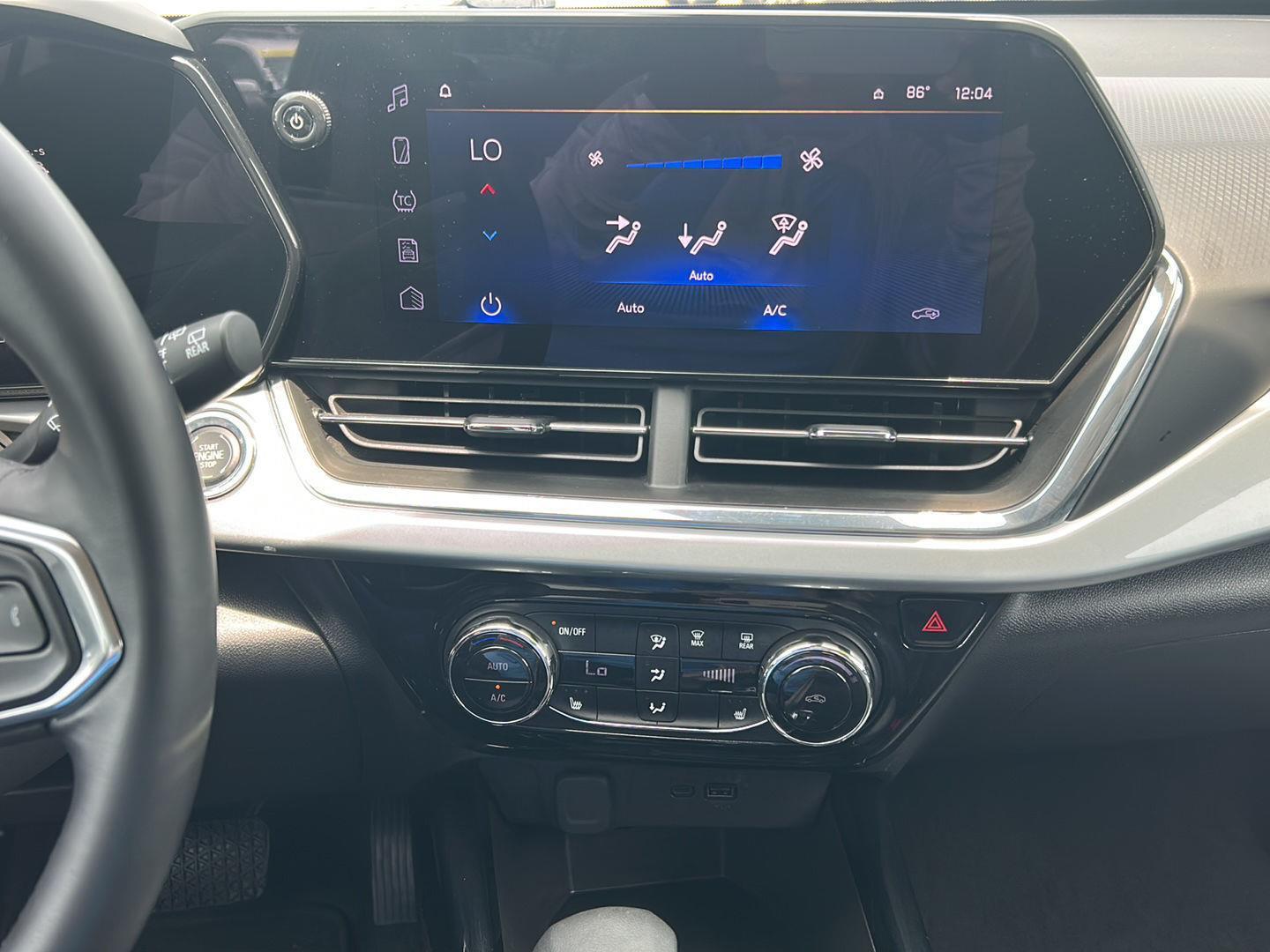 2025 Chevrolet Trax LT - Photo 14