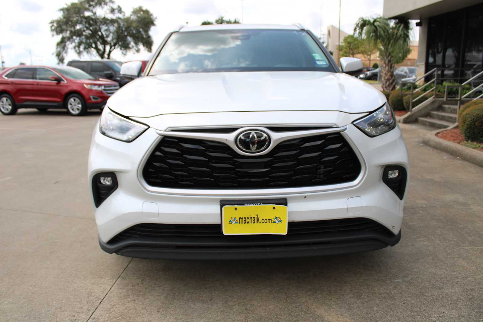 Used 2022 Toyota Highlander XLE with VIN 5TDGZRAH1NS541690 for sale in Pasadena, TX