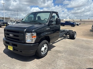 2026 Ford E-450 Cutaway E-450 DRW VAN