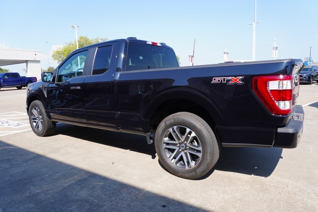 2023 Ford F-150 XL photo 2