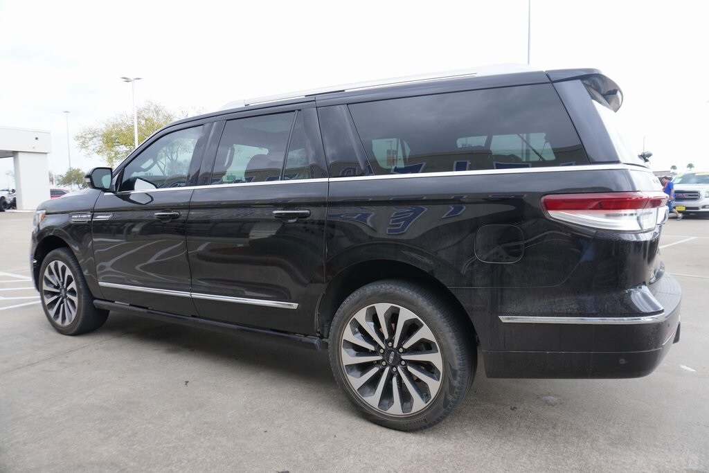 2023 Lincoln Navigator L Reserve photo 4