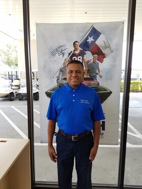 Staff member Jorge Alva from 7ce0f97a0991