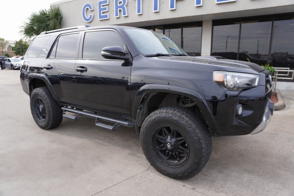 2020 Toyota 4Runner TRD Off-Road Premium's photo