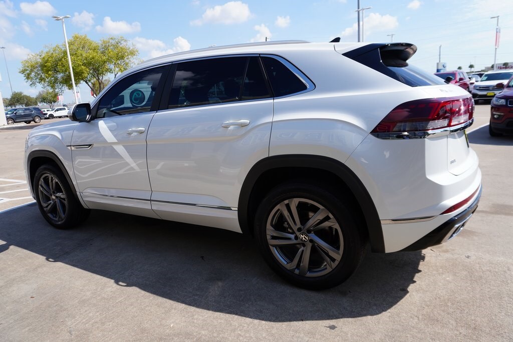 2024 Volkswagen Atlas Cross Sport SEL R-Line photo 4