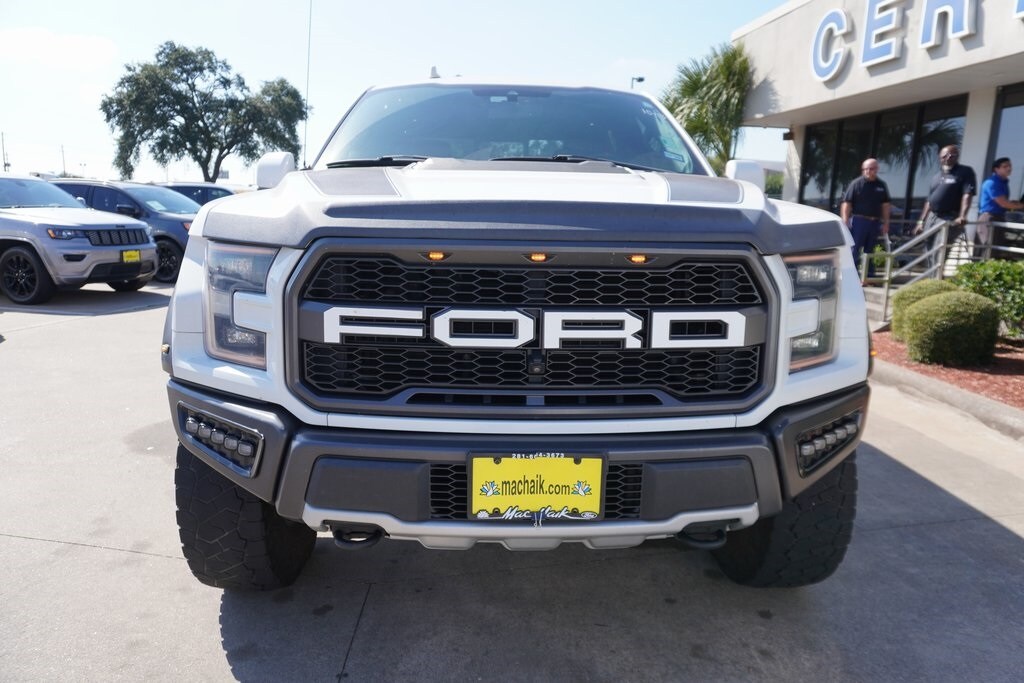 2019 Ford F-150 Raptor photo 2