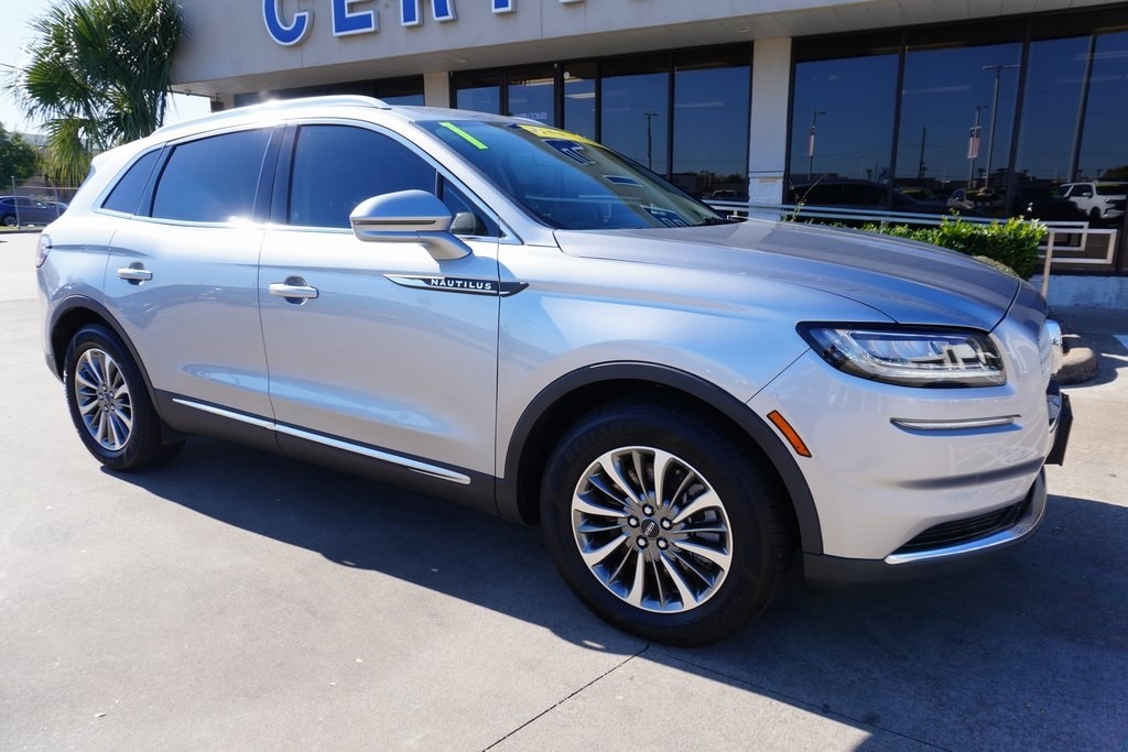 2021 Lincoln Nautilus Base's photo