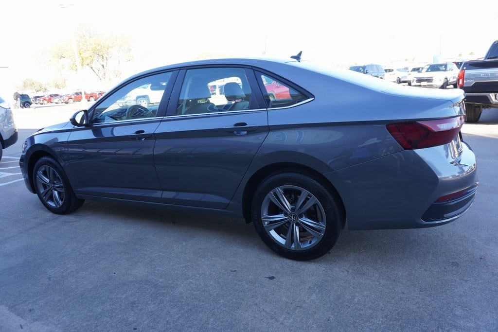 Used 2024 Volkswagen Jetta 1.5T SE Sedan