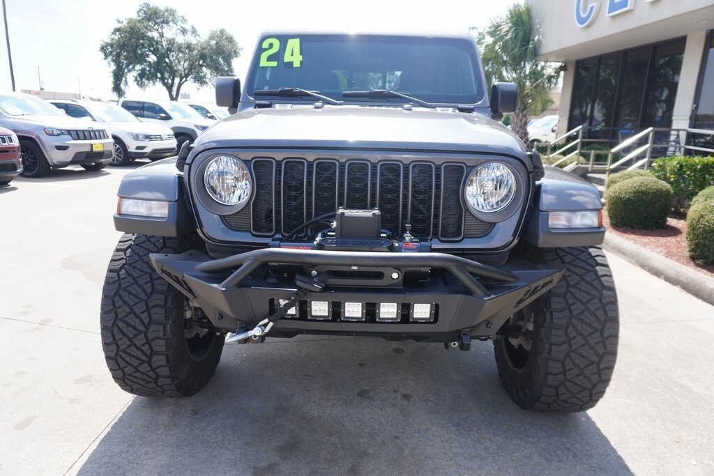 2024 Jeep Gladiator Sport photo 2