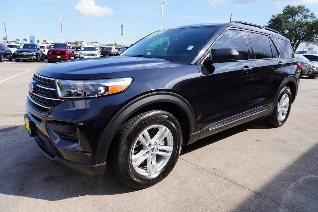 2024 Ford Explorer XLT photo 2