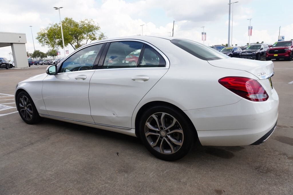2016 Mercedes Benz C 300 Sedan photo 4