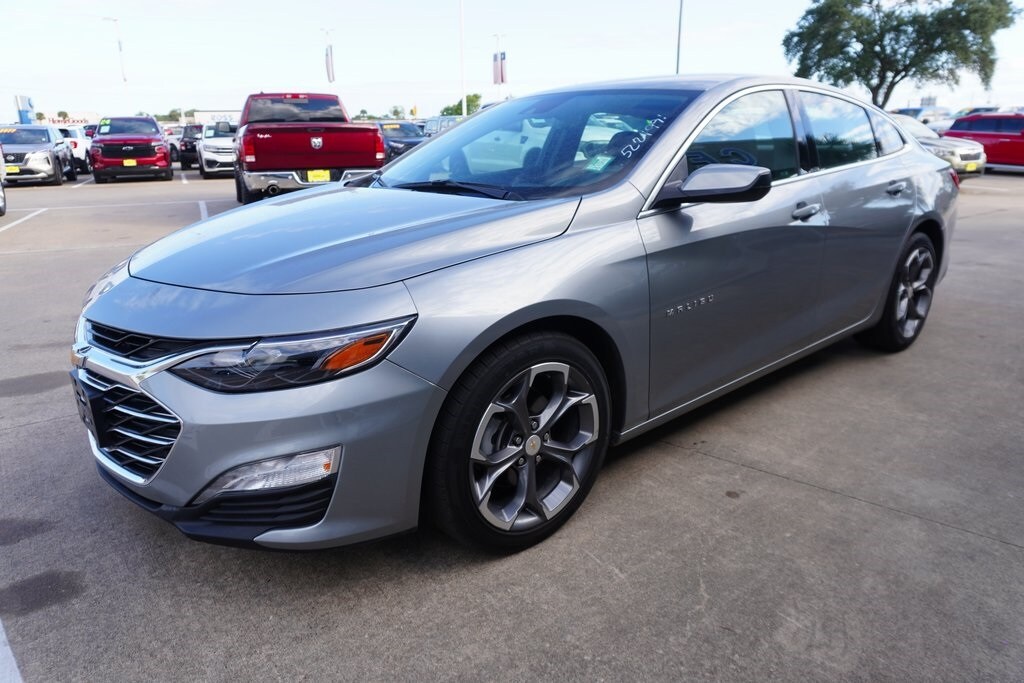 2024 Chevrolet Malibu 1LT photo 3