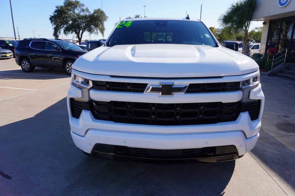 2024 Chevrolet Silverado 1500 RST photo 2