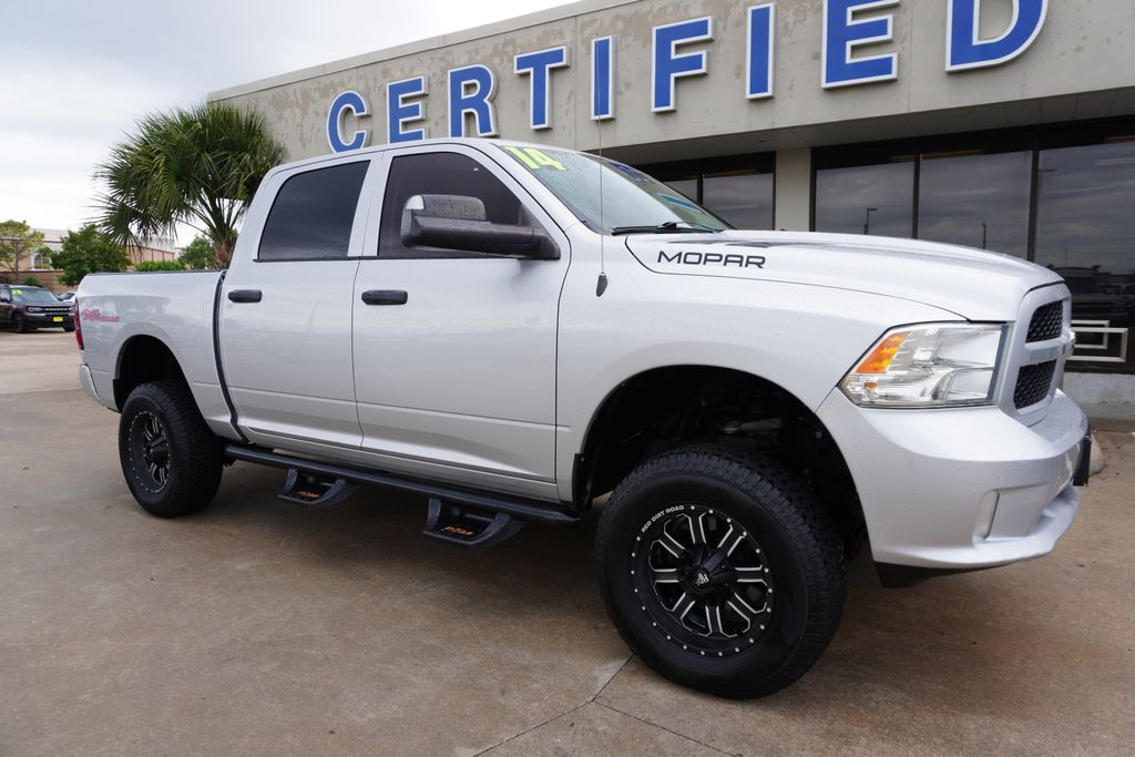 2014 RAM 1500 Express 4x4 Crew Cab's photo