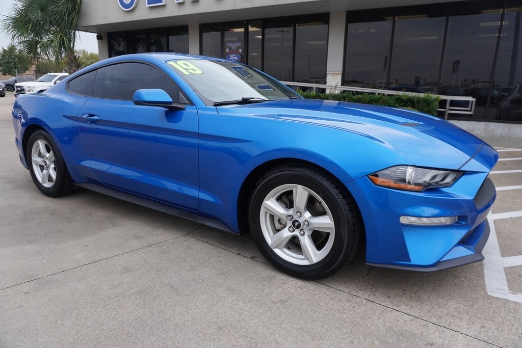 2019 Ford Mustang Coupe 