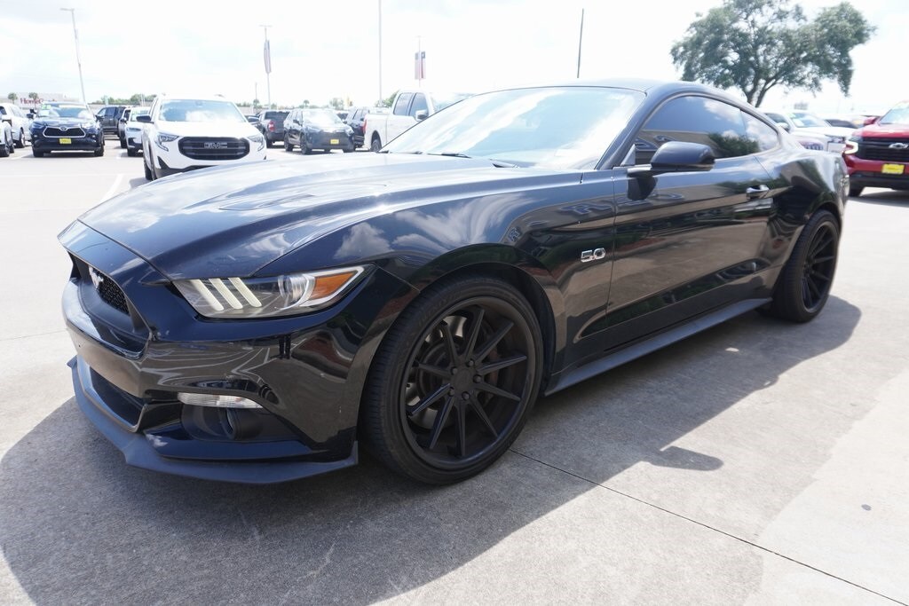 2015 Ford Mustang GT Premium photo 3