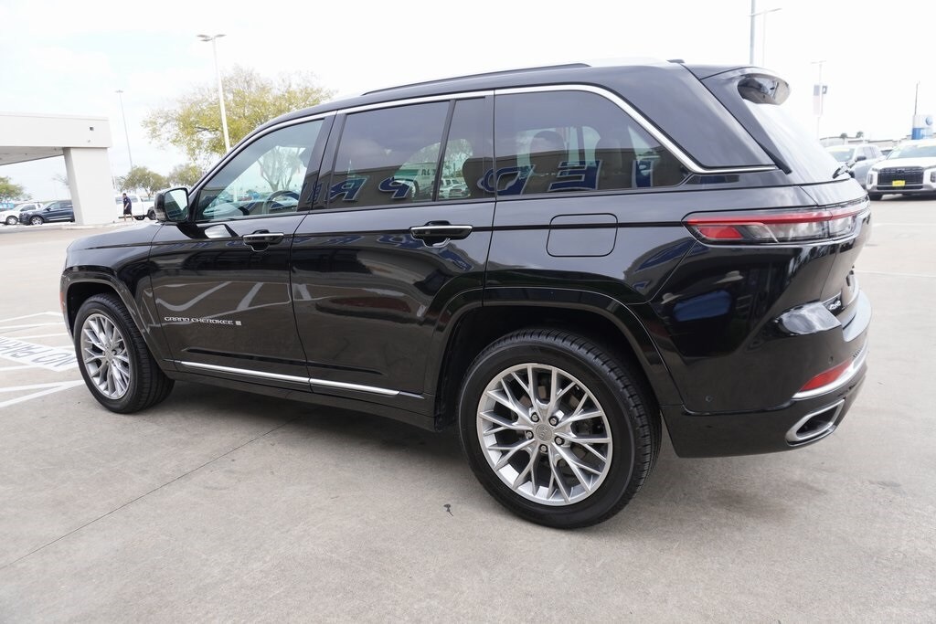 2022 Jeep Grand Cherokee Summit photo 2