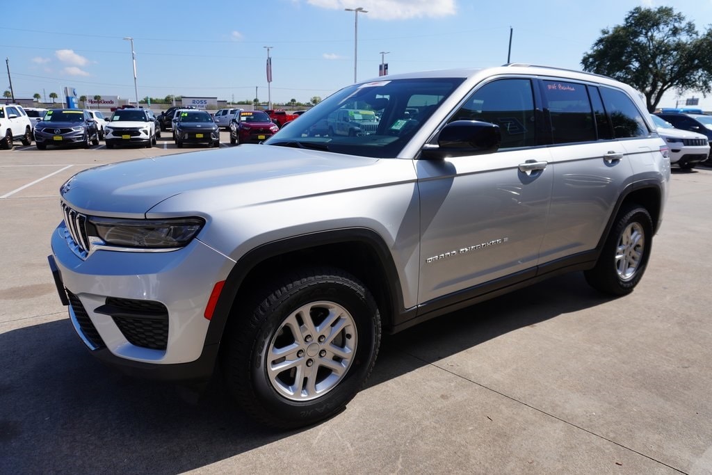 Used 2023 Jeep Grand Cherokee Laredo SUV