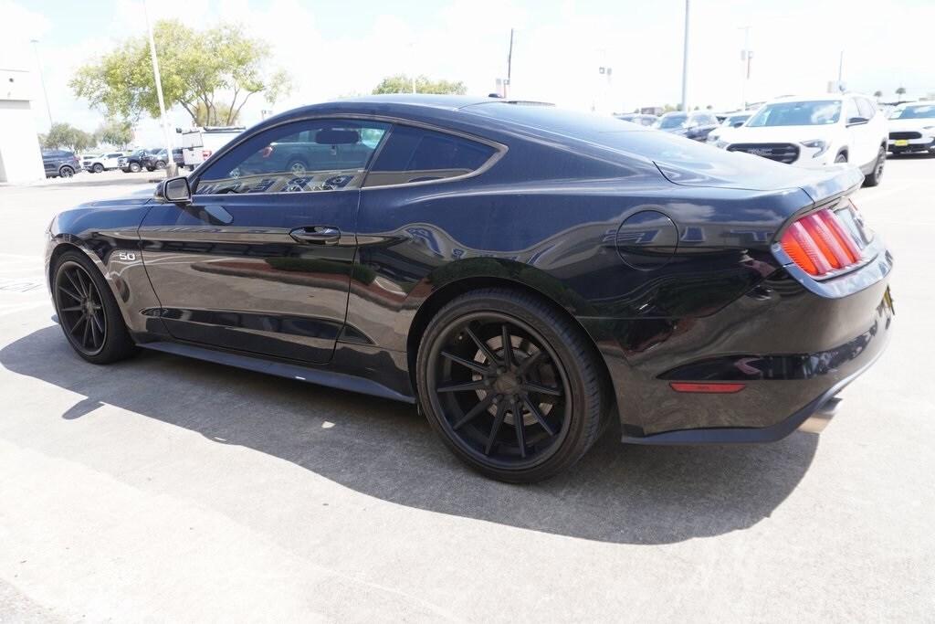 2015 Ford Mustang GT Premium photo 4