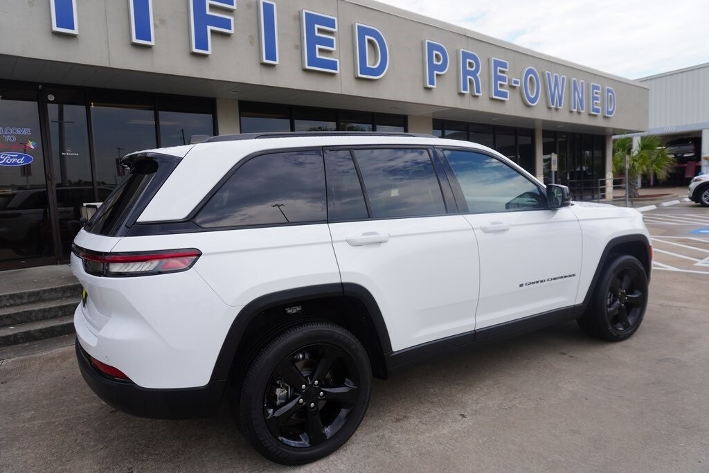 2023 Jeep Grand Cherokee Altitude X photo 2