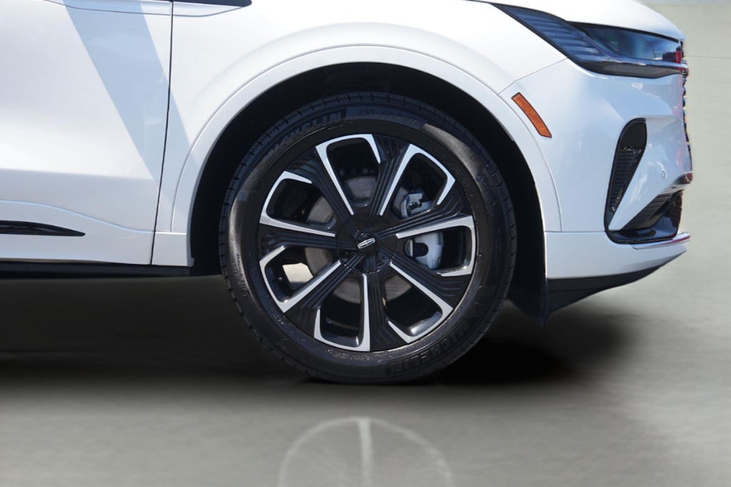 Used 2025 Lincoln Nautilus Reserve SUV