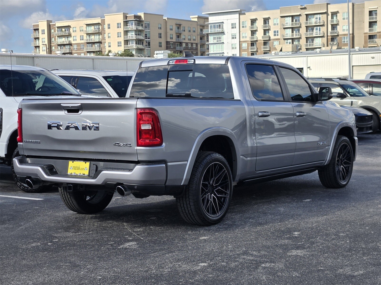 2025 Ram 1500 Laramie photo 3