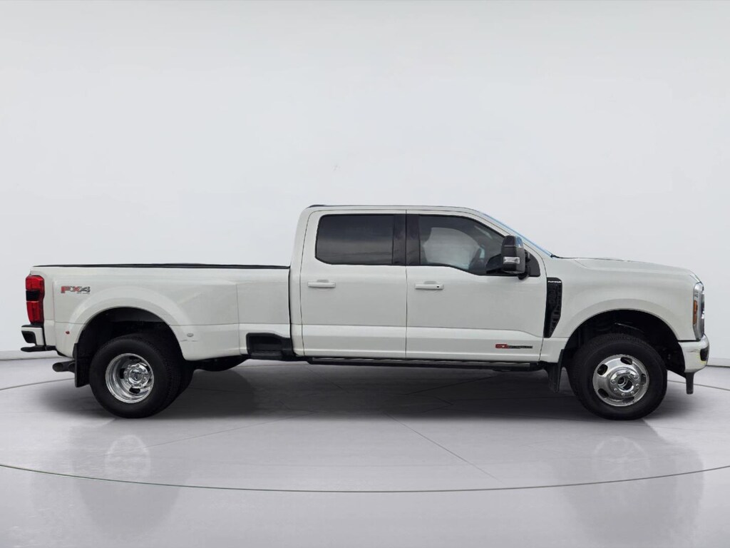 Certified 2025 Ford Super Duty F-350 DRW Platinum Truck