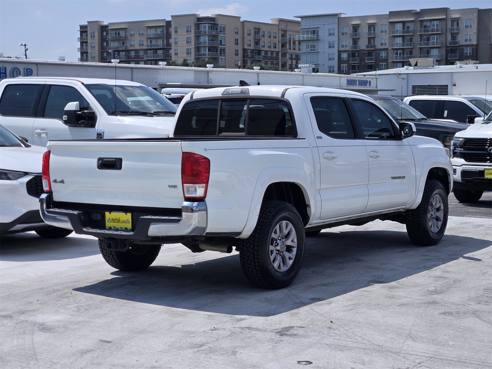 2017 Toyota Tacoma SR5 photo 3