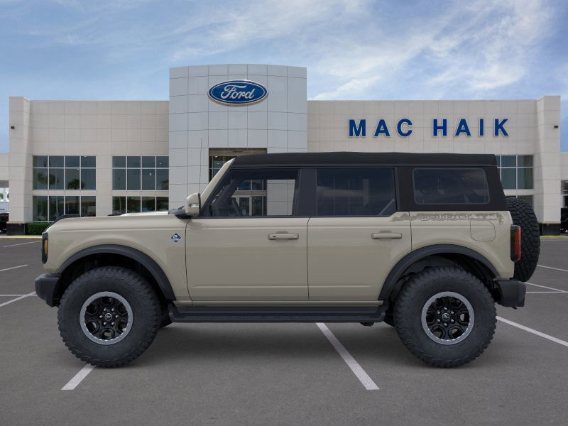 2025 Ford Bronco Outer Banks photo 2