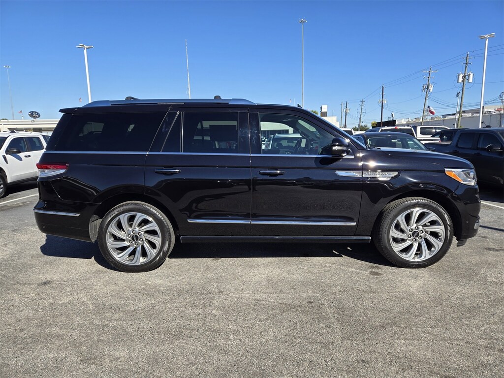 Used 2024 Lincoln Navigator Premiere SUV